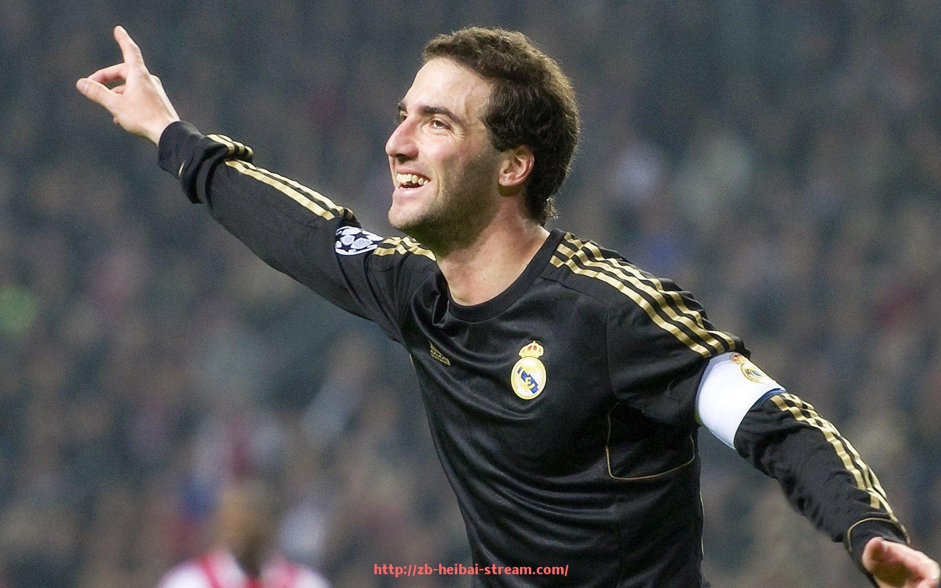 黑白体育直播-法甲赛季十大亮点总结：焦点比赛、球星表现与数据回顾